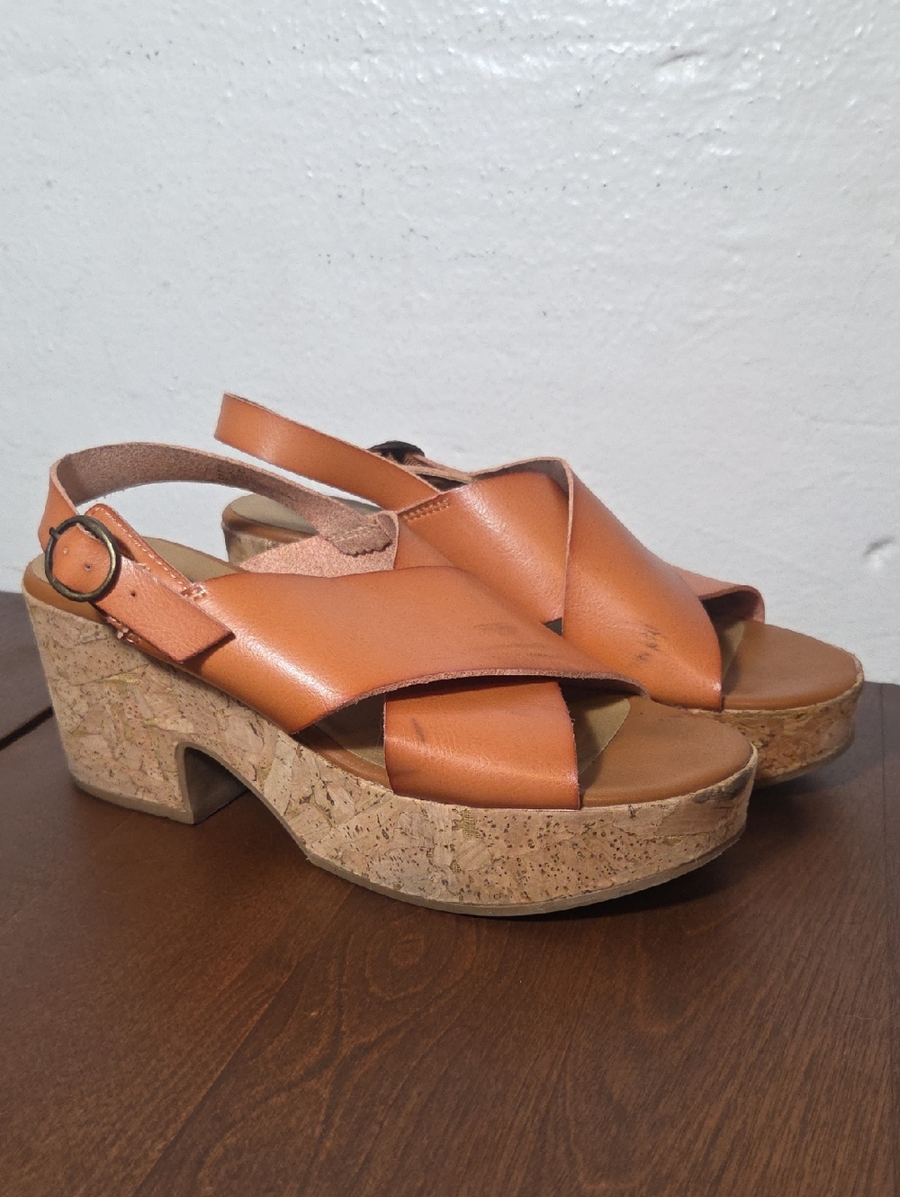 Vintage 7 Eight Cork Platform Crisscross Sandles Brown Womens Size 8.5